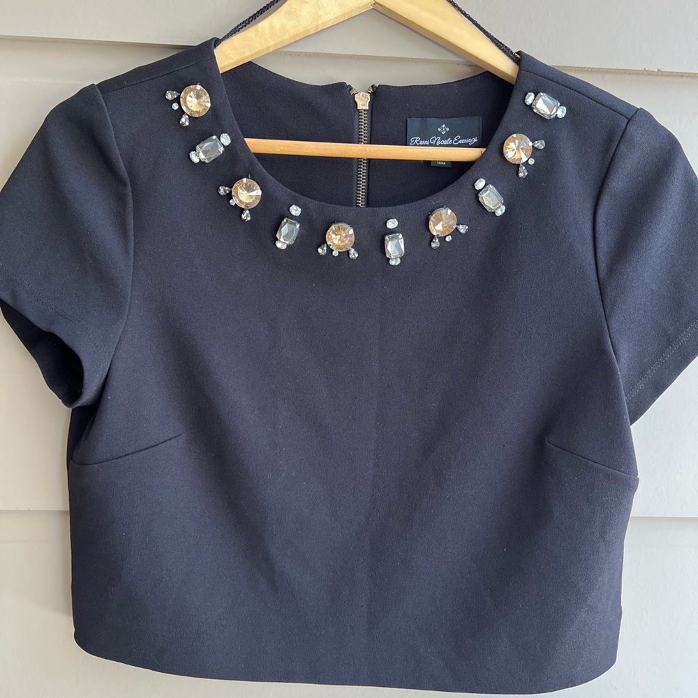 Ronni Nicole Evenings Black Rhinestone Detail Crop Top size M